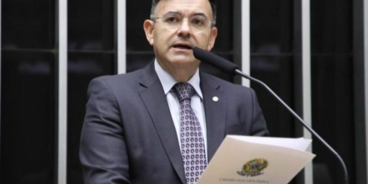 Raniery Paulino destaca responsabilidade fiscal e obras estruturantes do governo João Azevêdo em discurso