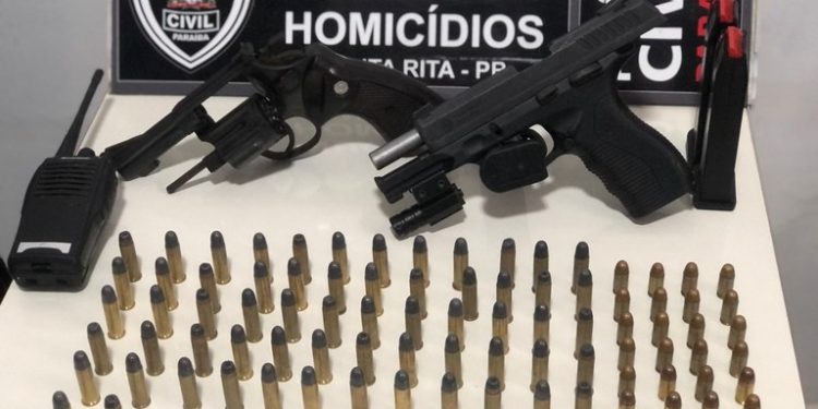 Operação conjunta prende cinco criminosos em Santa Rita e apreende armas e munições