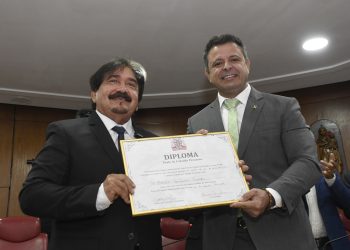 Presidente do Sincontabil recebe cidadania pessoense