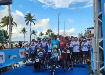 Autismo Run reúne mil corredores na Orla em prol da conscientização e inclusão no maior circuito do Nordeste