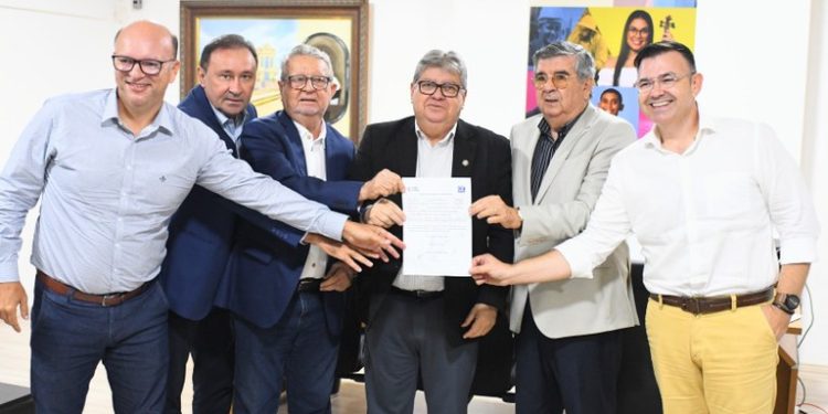 João Azevêdo autoriza novas obras de rodovias em várias cidades que totalizam investimentos de R$ 41,6 milhões