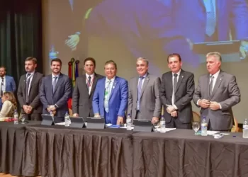 ALPB concede cidadania paraibana a André Luiz Ceciliano e medalha Epitácio Pessoa a Newton Vita
