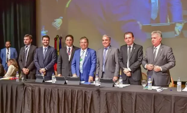 ALPB concede cidadania paraibana a André Luiz Ceciliano e medalha Epitácio Pessoa a Newton Vita