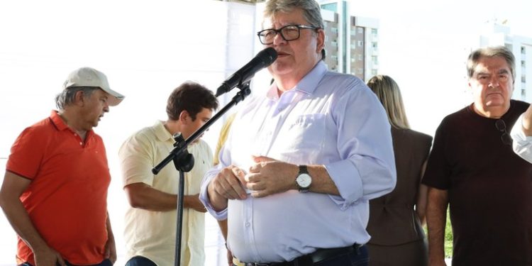 Governador anuncia implantação do Hospital da Mulher do Sertão com investimentos superiores a R$ 75 milhões