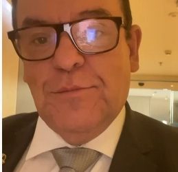 VÍDEO: André Amaral parabeniza Domiciano e Sara pela vitória no TCU