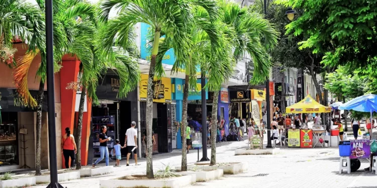 Prefeitura de JP leva serviços para Feira de Negócios e concede incentivos fiscais a interessados em investir no Centro Histórico