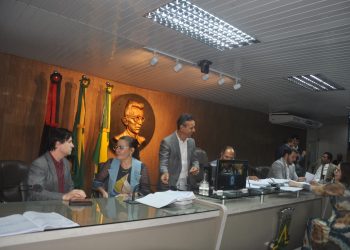 Inconclusão: pedido de vistas tranca a pauta e sessão termina sem votação de projetos