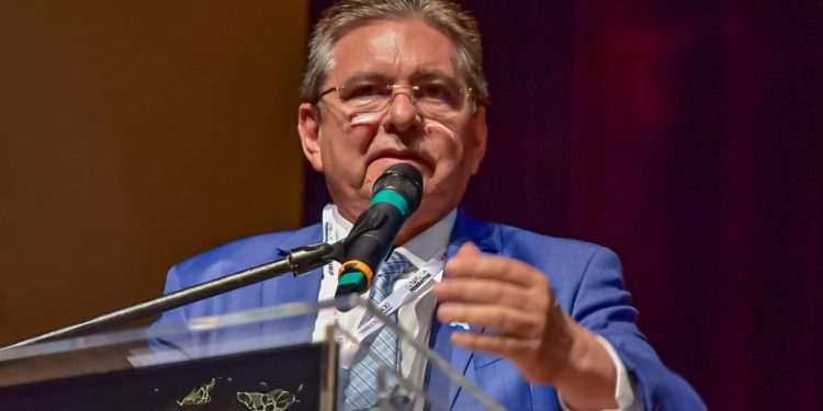 Durante Caravana Federativa, Adriano cobra pagamento de dívida histórica do Governo Federal para com a Paraíba e o Nordeste