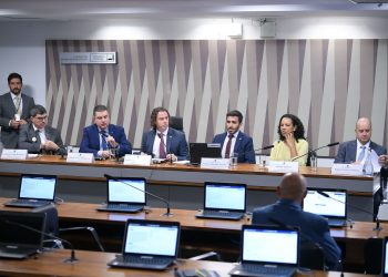 Veneziano preside audiência pública com representantes dos setores de energia para debater o PL “combustíveis do futuro” no Senado