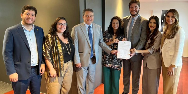 Mulheres vítimas de violência terão corrida gratuita na Uber, em Campina Grande