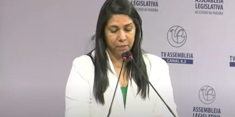 Suplente Lucinha Lima assume mandato na ALPB