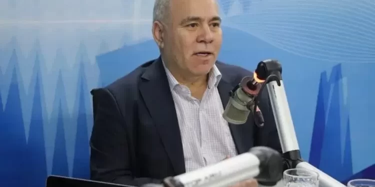 Marcelo Queiroga não se rotula como extrema-direita, mas critica esquerda