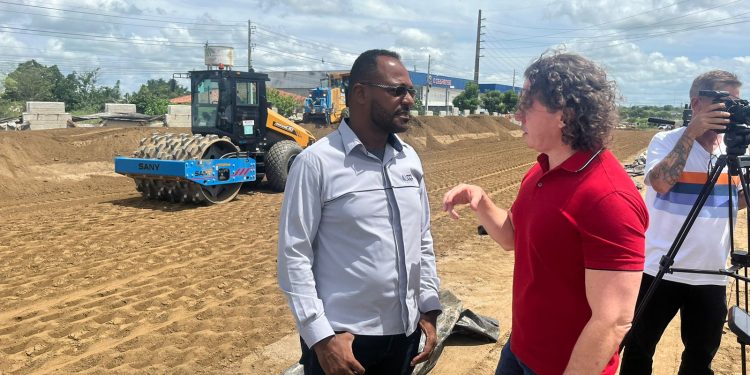 Veneziano inspeciona 2º viaduto da duplicação da BR 230 e destaca celeridade da obra graças a “projeto bem feito e verba garantida”