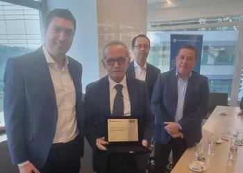 Cícero Lucena recebe prêmio da Motorola Solutions por investimentos na área de tecnologia em João Pessoa