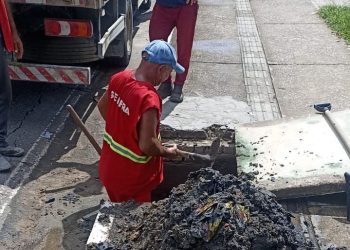 Seinfra recolhe quase 40 toneladas de lixo nas galerias pluviais e orienta população sobre descarte correto