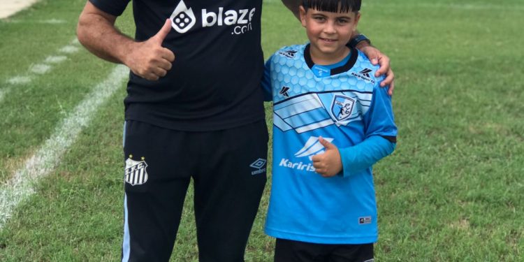 Após seletiva realizada no Feitosão, jovens atletas de Monteiro embarcam para o Santos FC e outros clubes profissionais