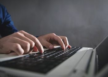 MPF denuncia homem que se passava por criança para trocar pornografia infantil
