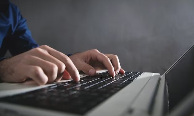 MPF denuncia homem que se passava por criança para trocar pornografia infantil