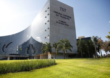 Empresa é condenada a pagar R$ 50 mil a vendedora que ficou 15 anos sem férias, na Paraíba