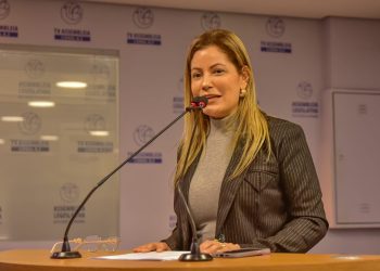 ALPB aprova projeto de Danielle do Vale pela igualdade na locação de veículos automotores, proibindo discriminação de gênero nas condições para locação