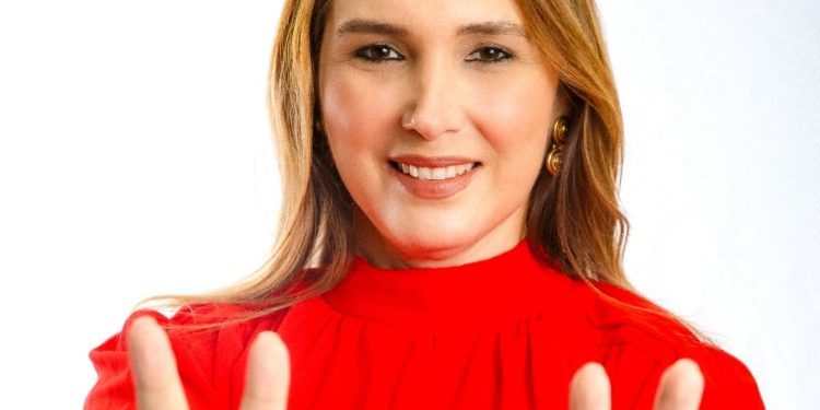 Sara Cabral questiona medo dos “inimigos” com relação à sua pré-candidatura em Bayeux