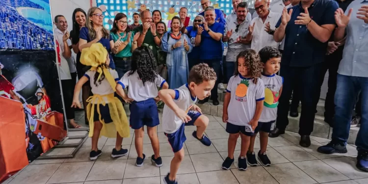 Cícero autoriza a reconstrução de CMEI no Valentina Figueiredo, que terá aumento de vagas para estudantes