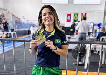 Mayara Rocha sagra-se bicampeã do Brasileiro de Powerlifting Equipado e quebra todos os recordes da competição em SC