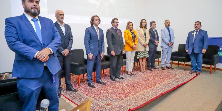 Veneziano representa o Senado Federal no lançamento da Campanha Nacional de Prevenção a Acidentes de Trabalho