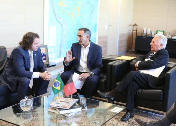 Veneziano e Zé Aldemir se reúnem com Ministro da Integração, que tranquiliza sobre rompimento da barragem em Cajazeiras