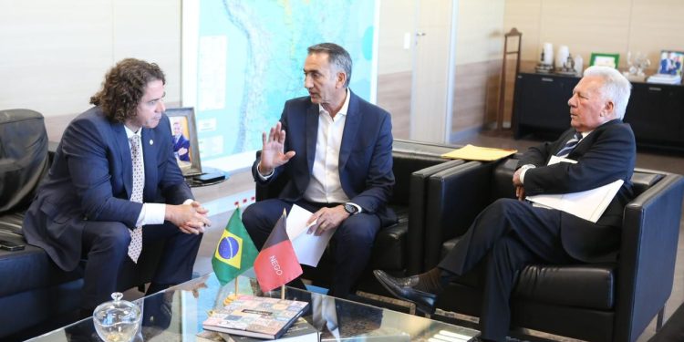 Veneziano e Zé Aldemir se reúnem com Ministro da Integração, que tranquiliza sobre rompimento da barragem em Cajazeiras