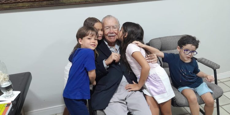 André Amaral parabeniza José Sarney pelo seu aniversário de 94 anos: “maior estadista da nossa história”