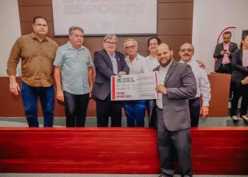 Prefeito celebra Bolsa Esporte, ressalta parceria com o Governo do Estado e projeta fortalecimento do setor na Capital
