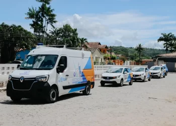 Prefeito de Bananeiras entrega 12 novos veículos e reforça a frota municipal