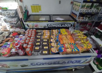 Procon de Campina Grande apreende mais de 75 produtos impróprios para consumo humano em mercadinho