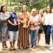 Primeira-dama conhece trabalho de artesãos santeiros que serão homenageados no 38° Salão do Artesanato, em Campina Grande
