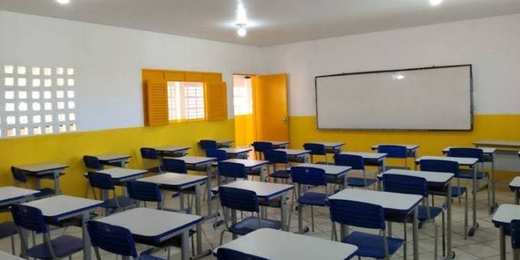 Prefeitura de Conde sanciona novo PCCR da Educação