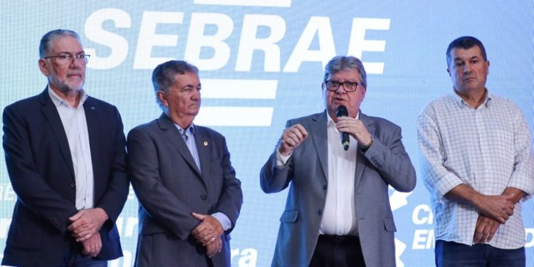 João Azevêdo prestigia evento do Sebrae que premiou práticas empreendedoras de municípios paraibanos