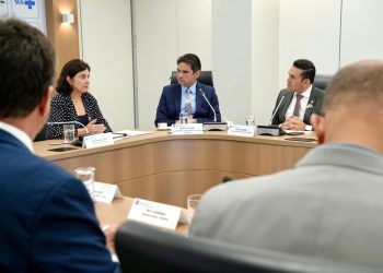 Murilo promove reunião entre ministra da Saúde e secretário de Saúde da Paraíba