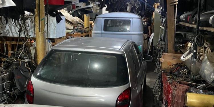 Operação da Polícia Civil mira esquema de roubo e desmanche de carros