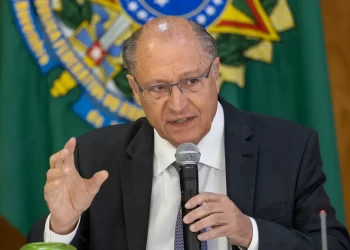 Geraldo Alckmin é diagnosticado com covid-19