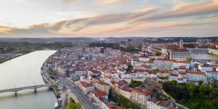 Senado assina acordo de cooperação técnica com foco na língua portuguesa