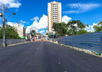 Ponte da rua Lino Gomes da Silva, que interliga o Parque do Povo ao Evaldo Cruz, é liberada para trânsito de veículos e pedestres