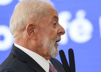 Lula anuncia inclusão de 1,2 milhão de alunos no Pé-de-Meia