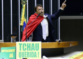 PF prende ex-deputado federal em aeroporto por crimes eleitorais