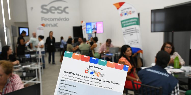 Viva o Centro: estandes oferecem serviços e orientações aos interessados em investir no Centro Histórico