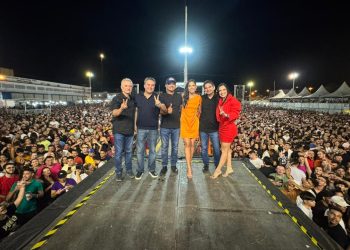 Murilo Galdino comemora aniversário de Catolé do Rocha e recebe comenda da Câmara Municipal
