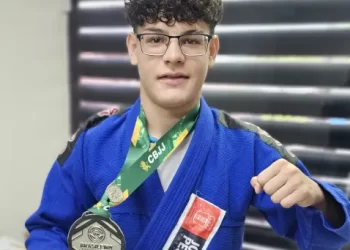 Aluno do projeto Campeões do Amanhã conquista 2º lugar em Campeonato Brasileiro de Jiu-jitsu