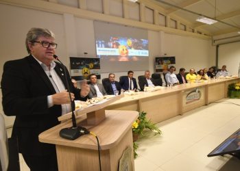 João Azevêdo destaca conscientização e rigor nas fiscalizações para um trânsito seguro na abertura do Maio Amarelo