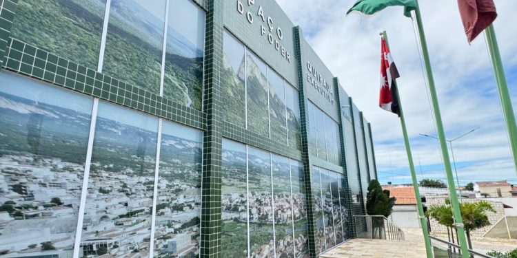 Conforme calendário, Prefeitura de Santa Luzia pagou salários de maio dos servidores municipais nessa sexta-feira