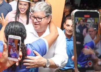 ODE 2024: João Azevêdo abre ciclo de audiências públicas em Cuité, entrega benefícios e ouve novas demandas da população